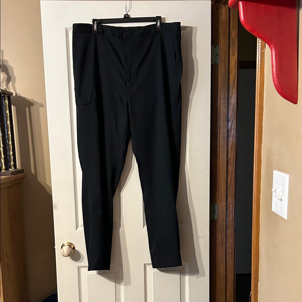 Under Armour Men's Black Pants Size 40R